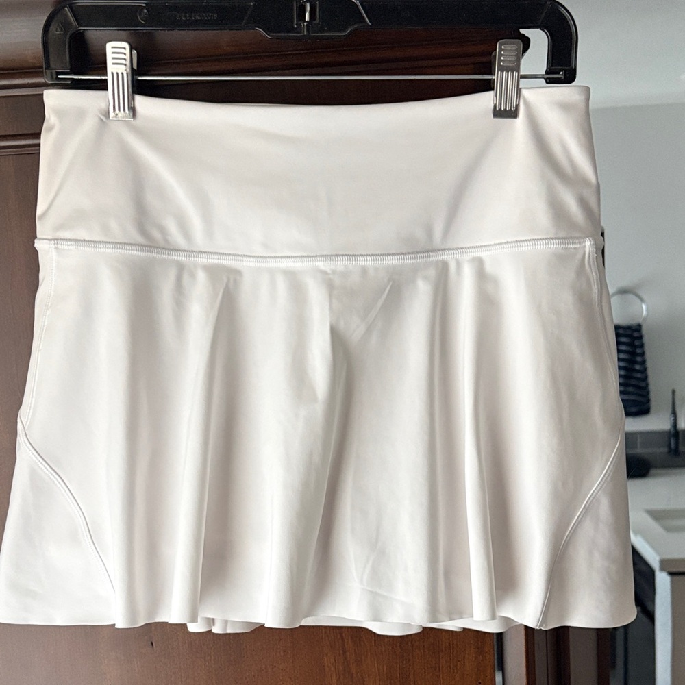 Athleta Ace Tennis Skort (white) in Medium